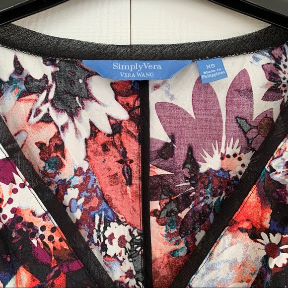 Simply Vera Sleeveless Dress - Picture 2 of 7